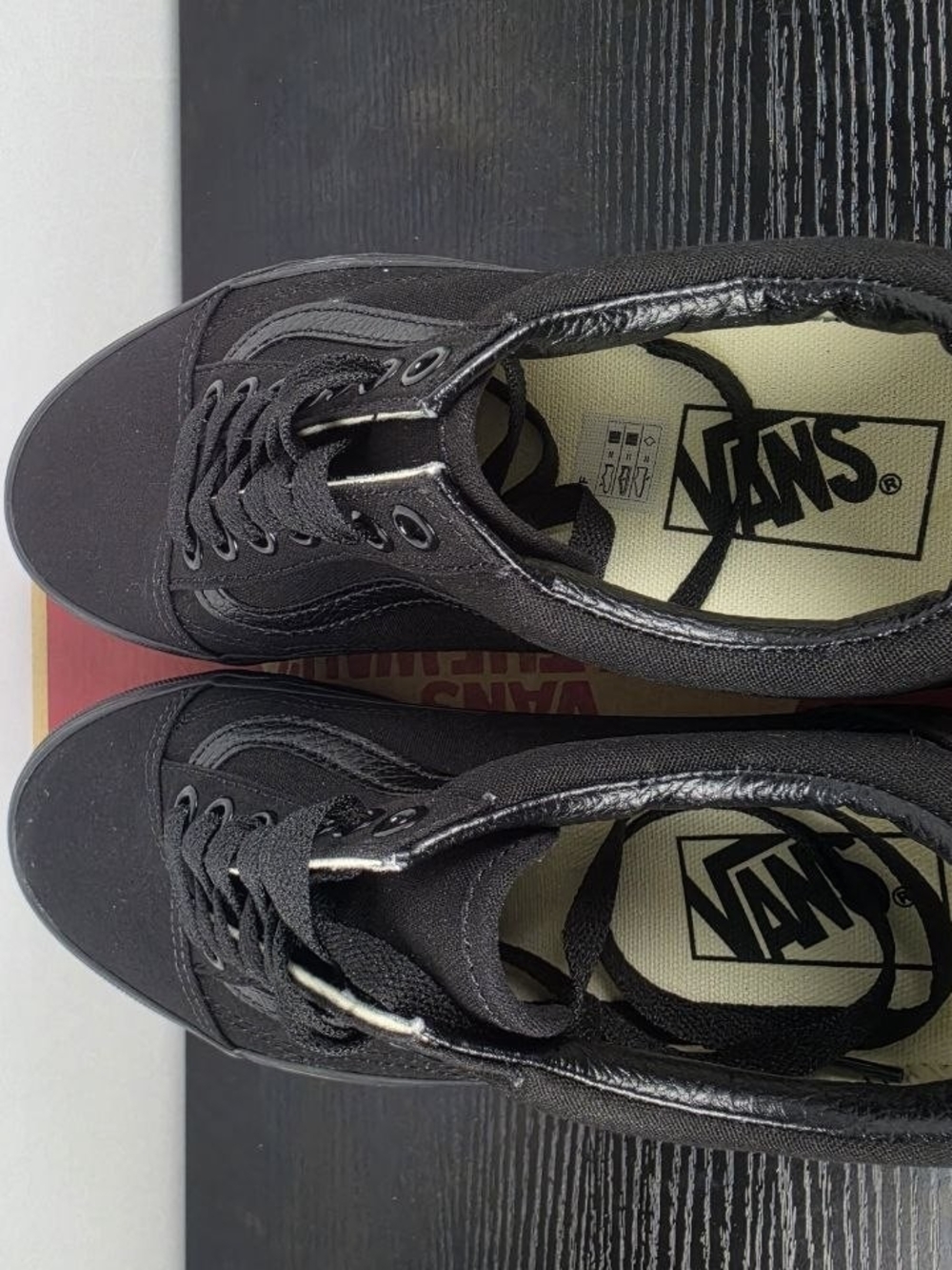 Vans Men's Old Skool Low-Top Skate Shoes - Black - Picture 5 of 8